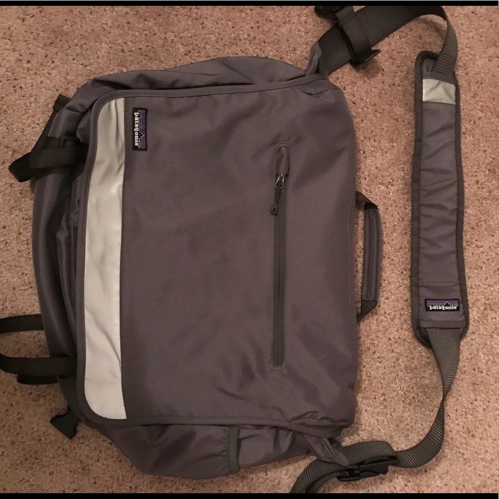 BARELY USED Patagonia Messenger Bag