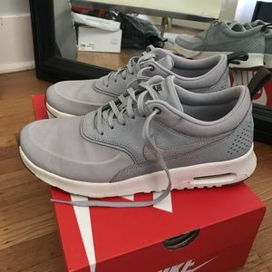 Women's Nike Air Max Thea’s grey