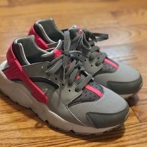 Nike Huaraches ❤ SOLD!