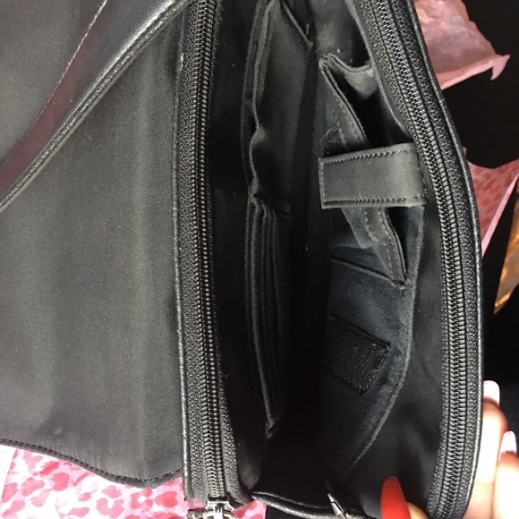 Nine West crossbody - Picture 3 of 5