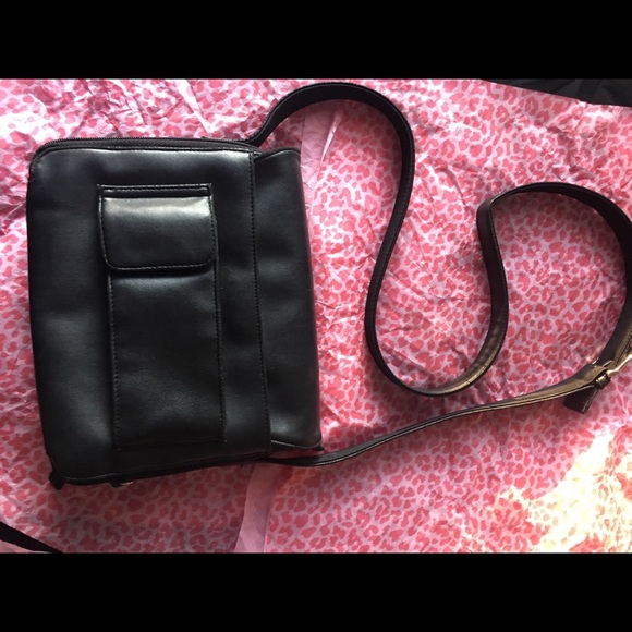 Nine West crossbody - Picture 4 of 5