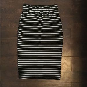 Adorable B&W Striped Skirt 😍