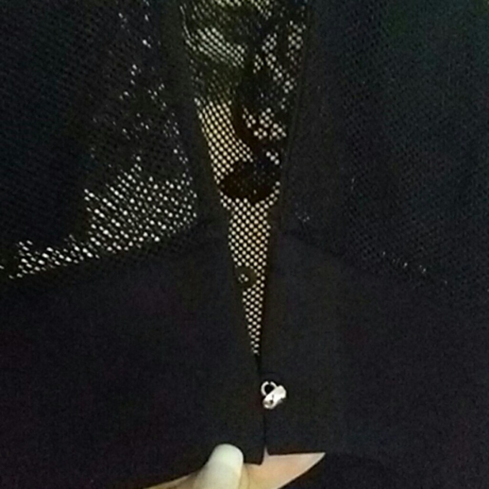 REALLY CUTE ROSES SHIRT - Picture 4 of 4
