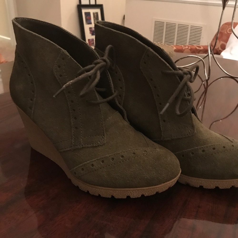 Wedge pumps