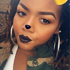 Meet your Posher, April