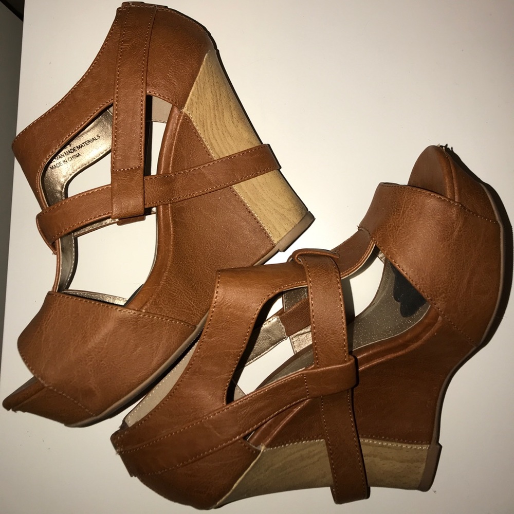 Edgy statement wedges