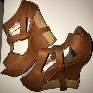 Edgy statement wedges