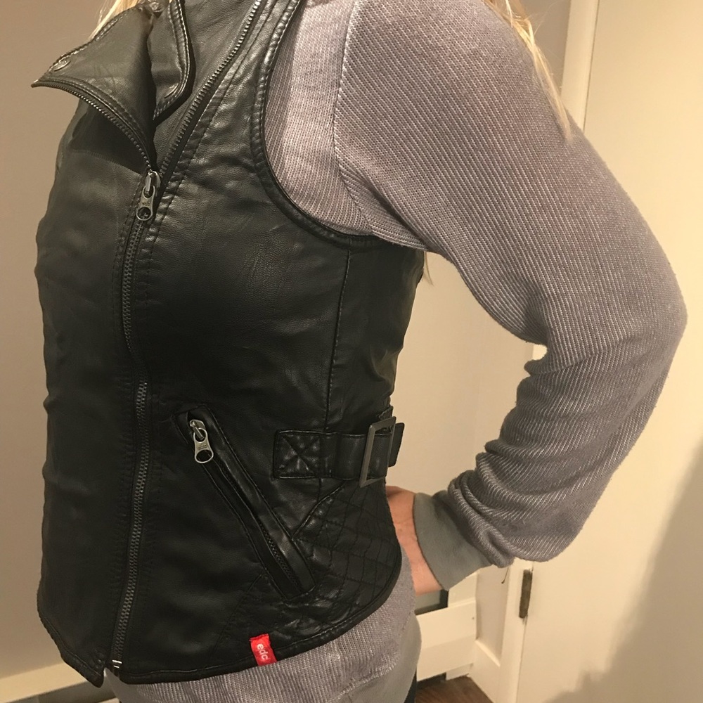 Esprit faux leather vest in size medium - Picture 2 of 8