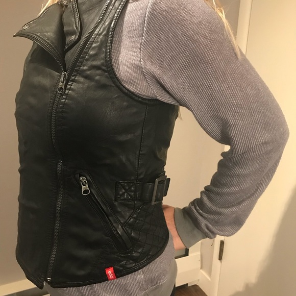 Esprit faux leather vest in size medium - Picture 2 of 8