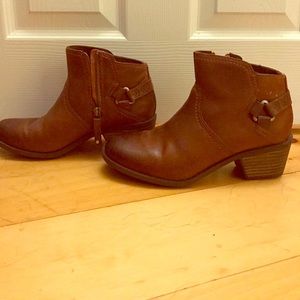 NWOT - booties by Teva