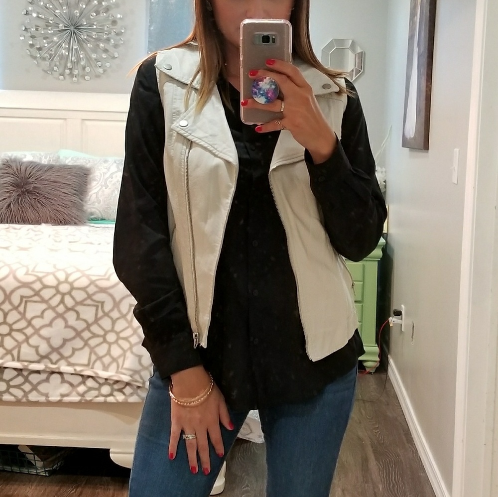 leather vest 🚫SOLD🚫