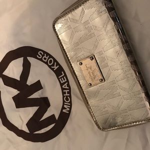 Michael kors wallet