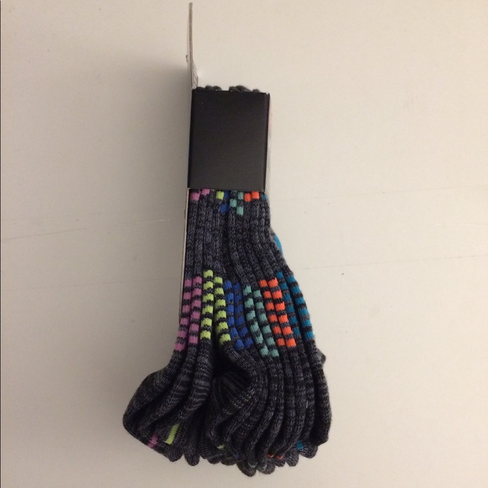 NWT Under Armour socks (6 pairs) - Picture 1 of 3