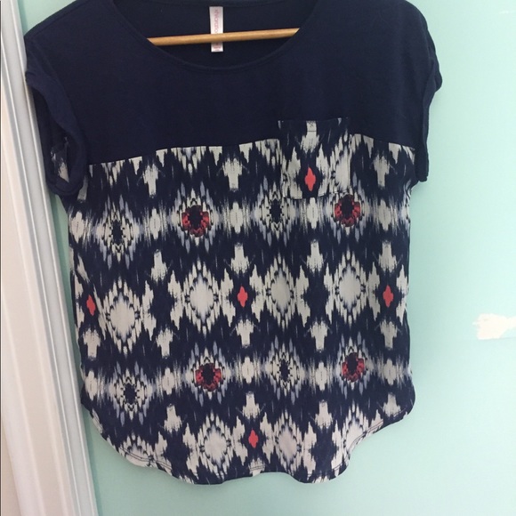 Patterned shirt - Picture 1 of 3