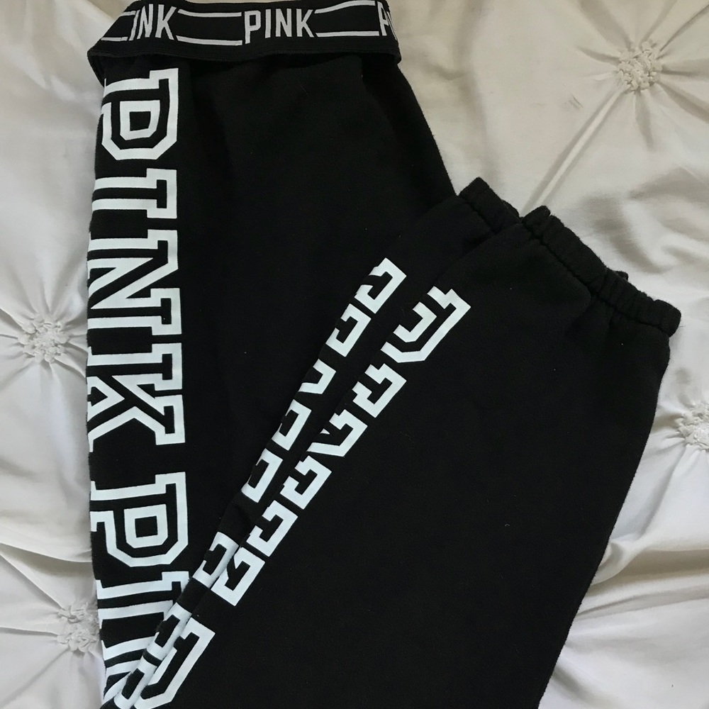 PINK Victoria’s Secret black cropped sweats