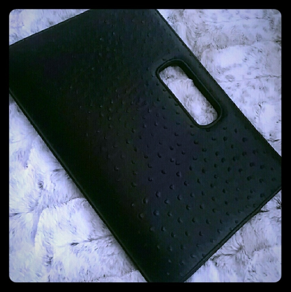 Embossed Faux Ostritch Black Clutch