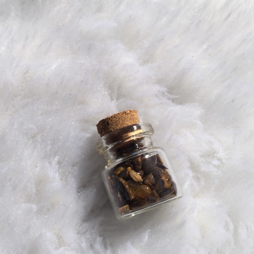 ✨ CCO SALE✨• Tiger Eye Healing Crystal Vial✨