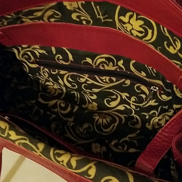 Hand Tooled Red Leather Purse - Picture 5 of 8