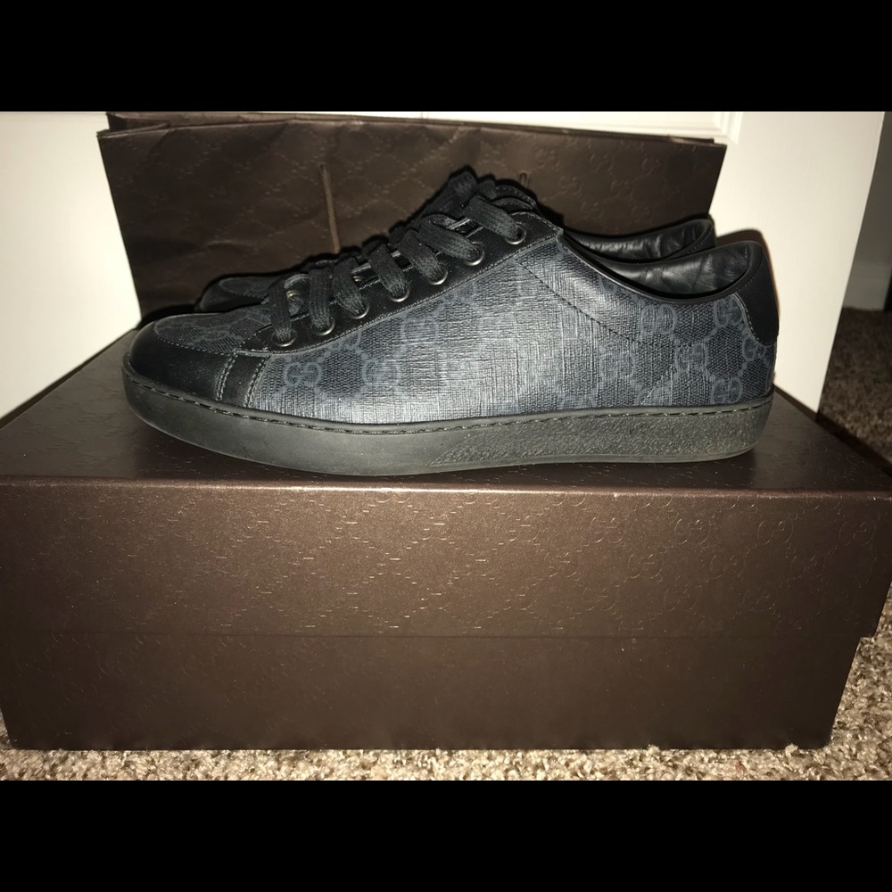 Gucci low top sneakers