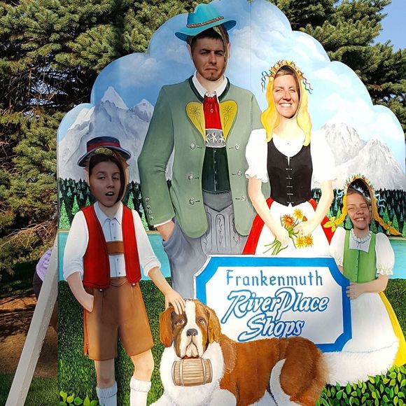 Meet your Posher, Dana - Picture 1 of 1