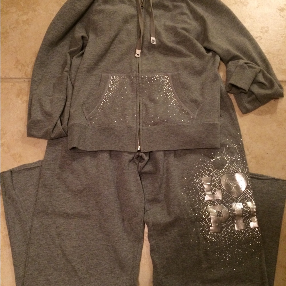 VS Sweatsuit