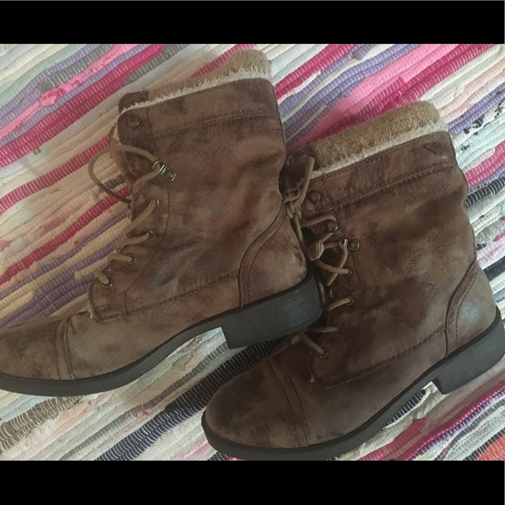 Roxy boots