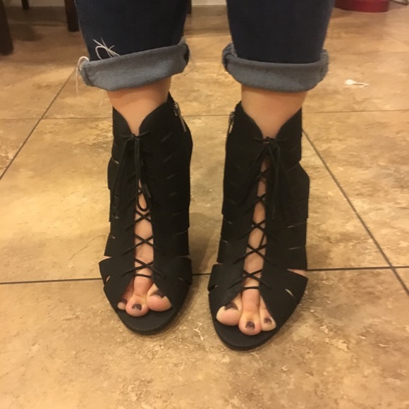 SALE (today only!) NWOT! Vince Camuto Heels! - Picture 4 of 8