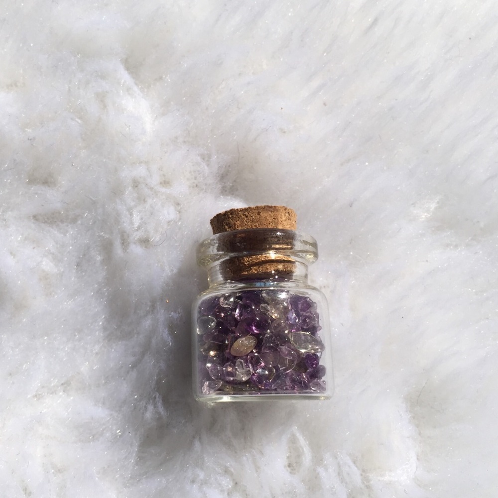 ✨ SALE✨• Amethyst Healing Crystals Vial✨ CCO