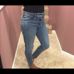 •Loft High Waist Skinny•