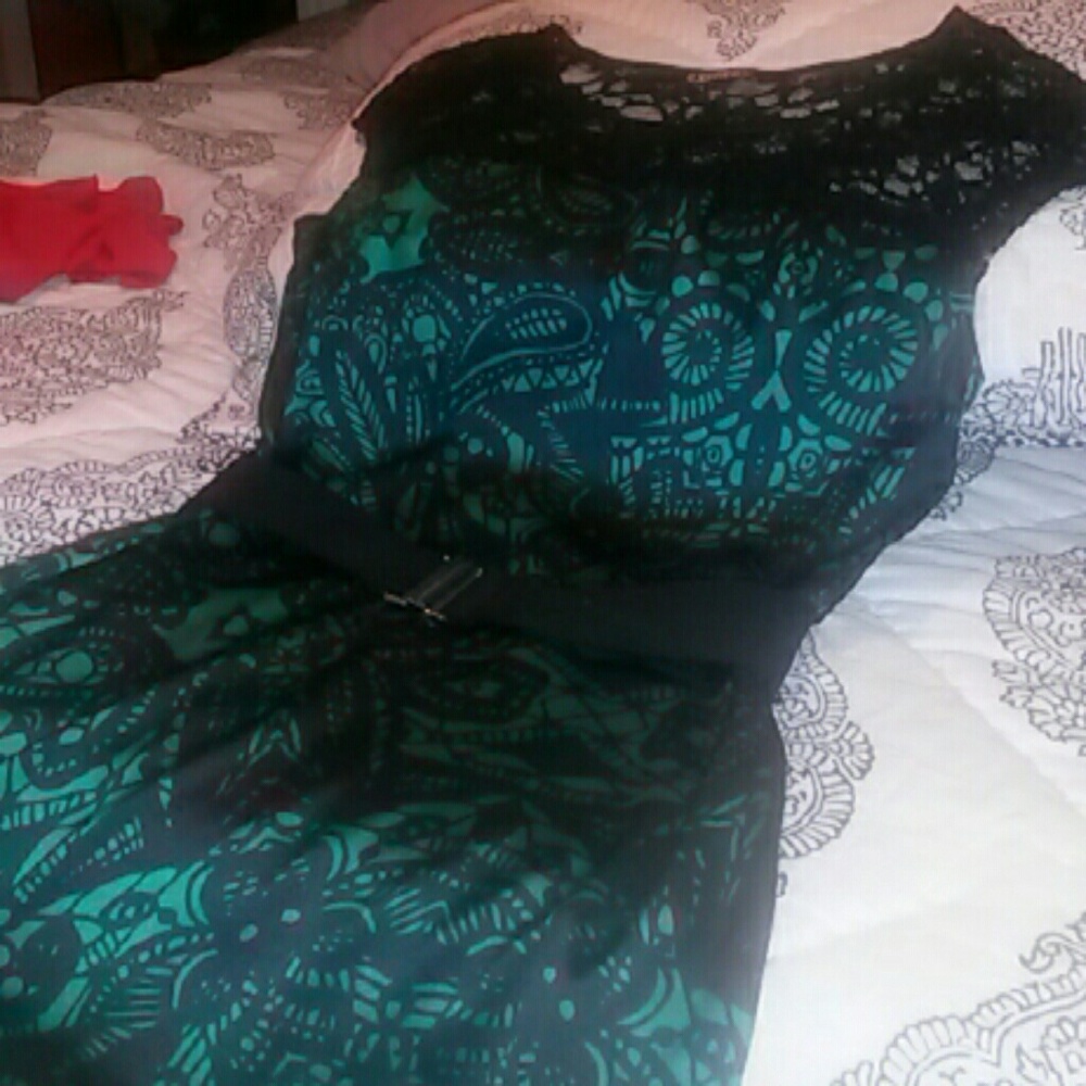 Express Emerald green and blk lace belted dress
