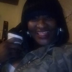 Meet your Posher, Kira