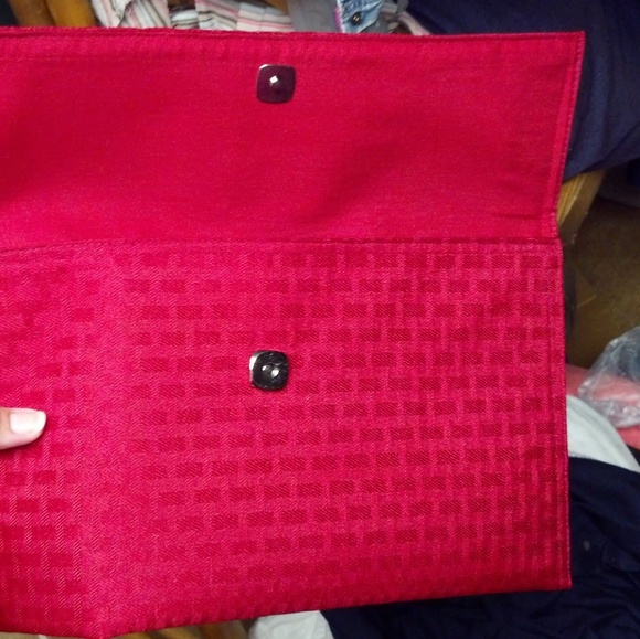 NWT Red textured clutch with magnetic snap closure - Picture 3 of 4