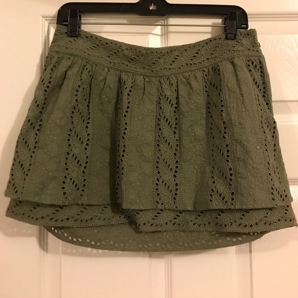 Skaist Taylor Eyelet Skirt NWT Size 4