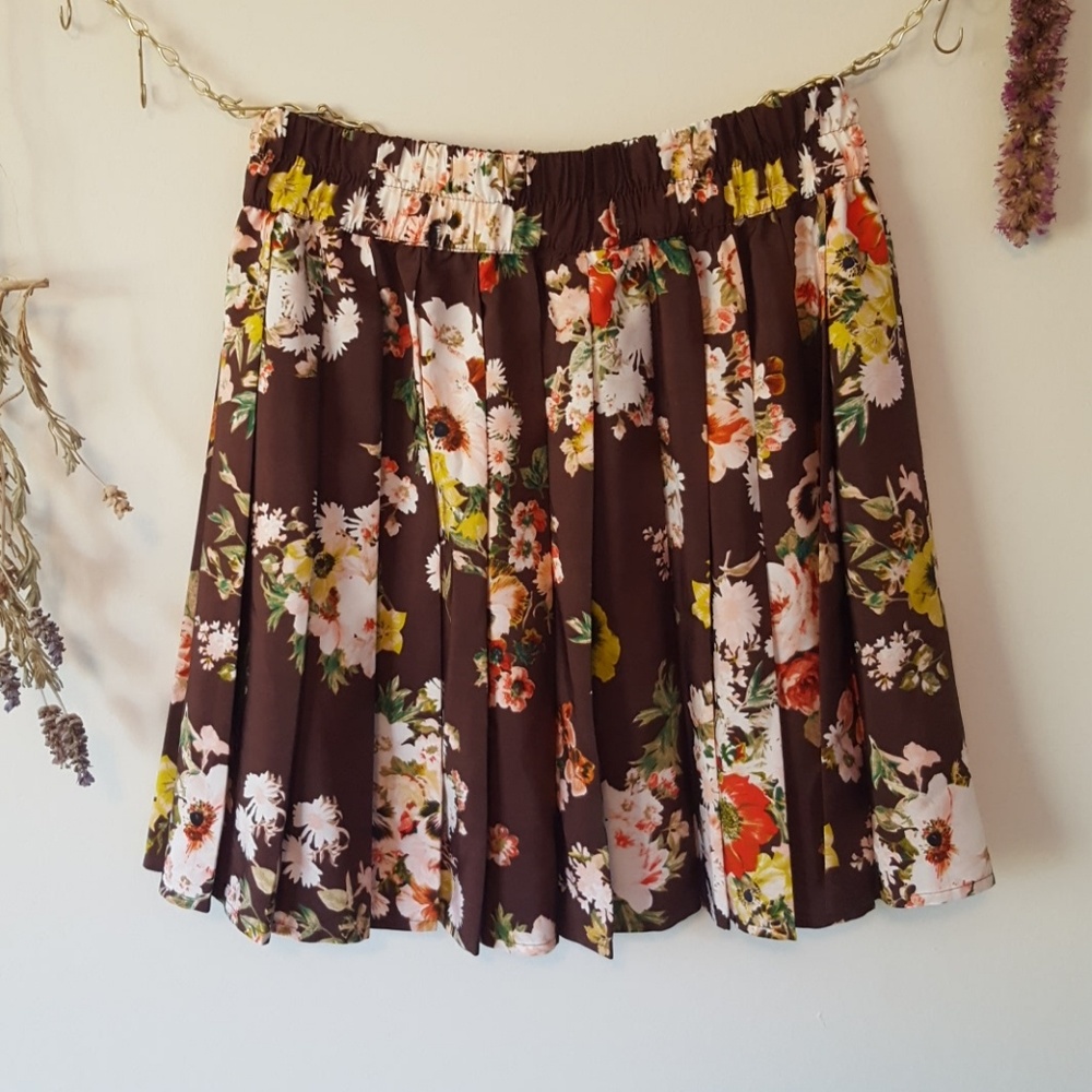 Pleated floral skater skirt