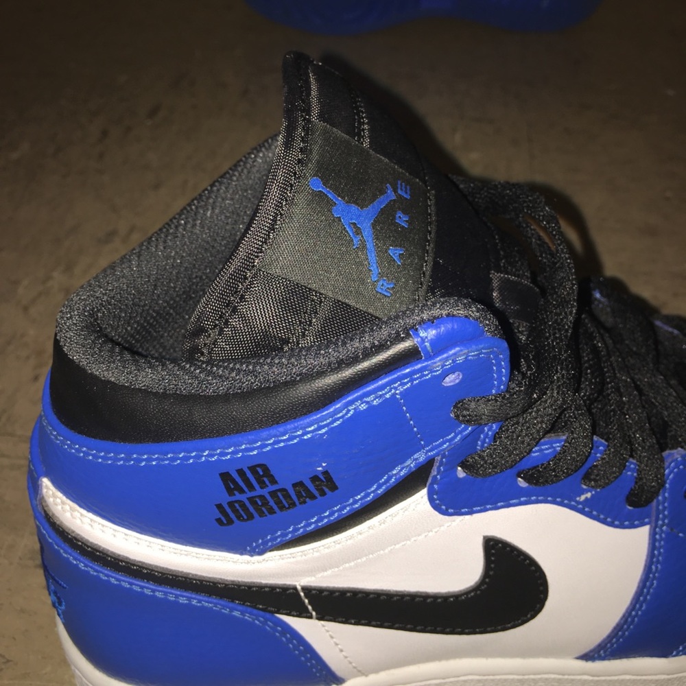 Air Jordan 100% authentic Blu/Wht & Blk. Worn 3xs