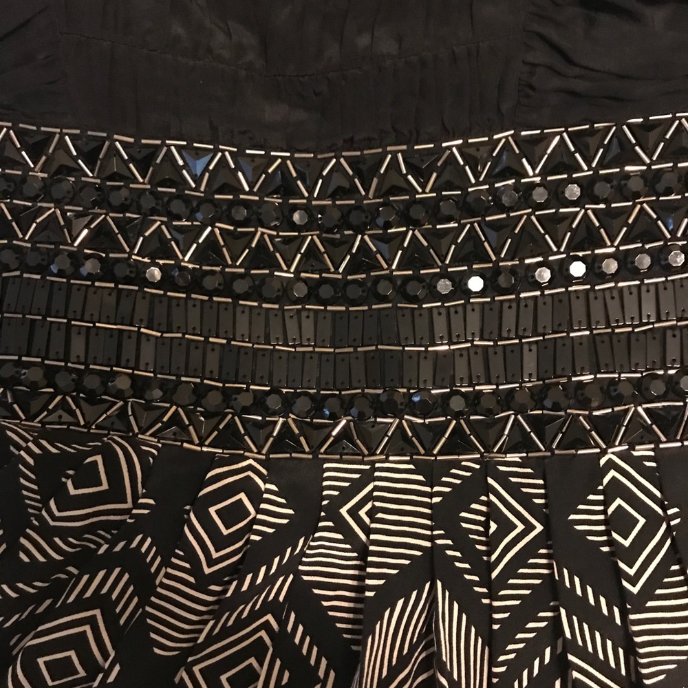 BEBE beaded geometric mini dress - Picture 5 of 9