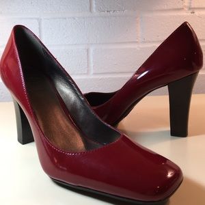 Joan & David Red Patent Leather Pump, 6M