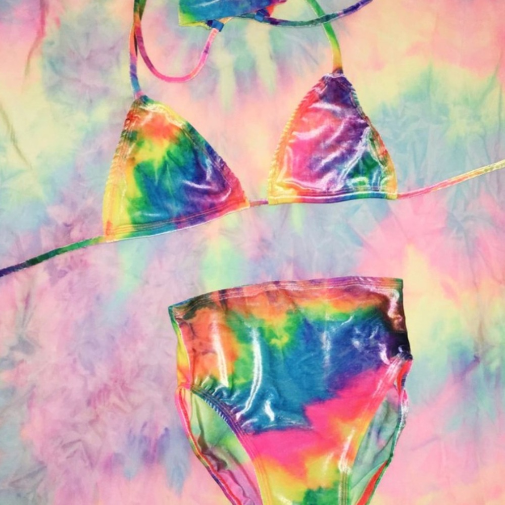 Bubblegum rave festival BRALETTE