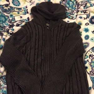 Men’s gray zip cardigan.