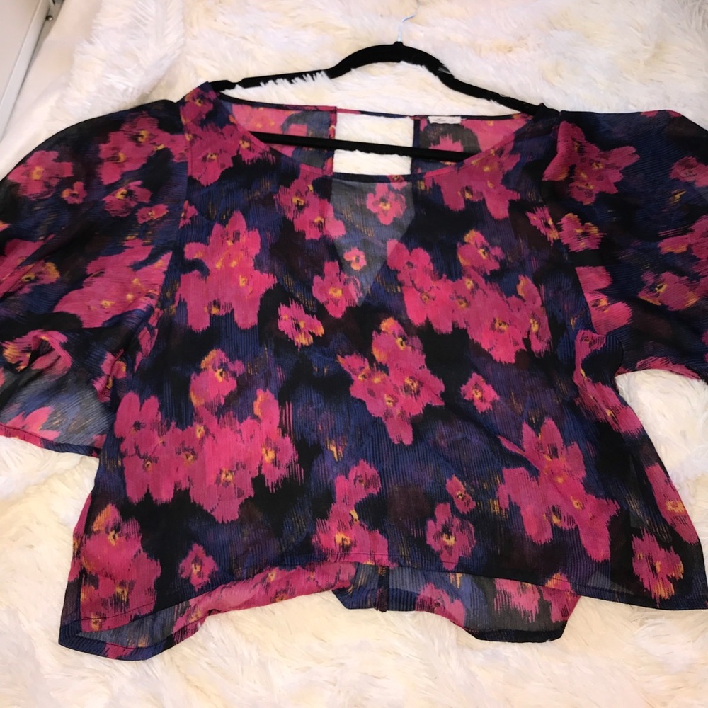 Hollister floral blouse