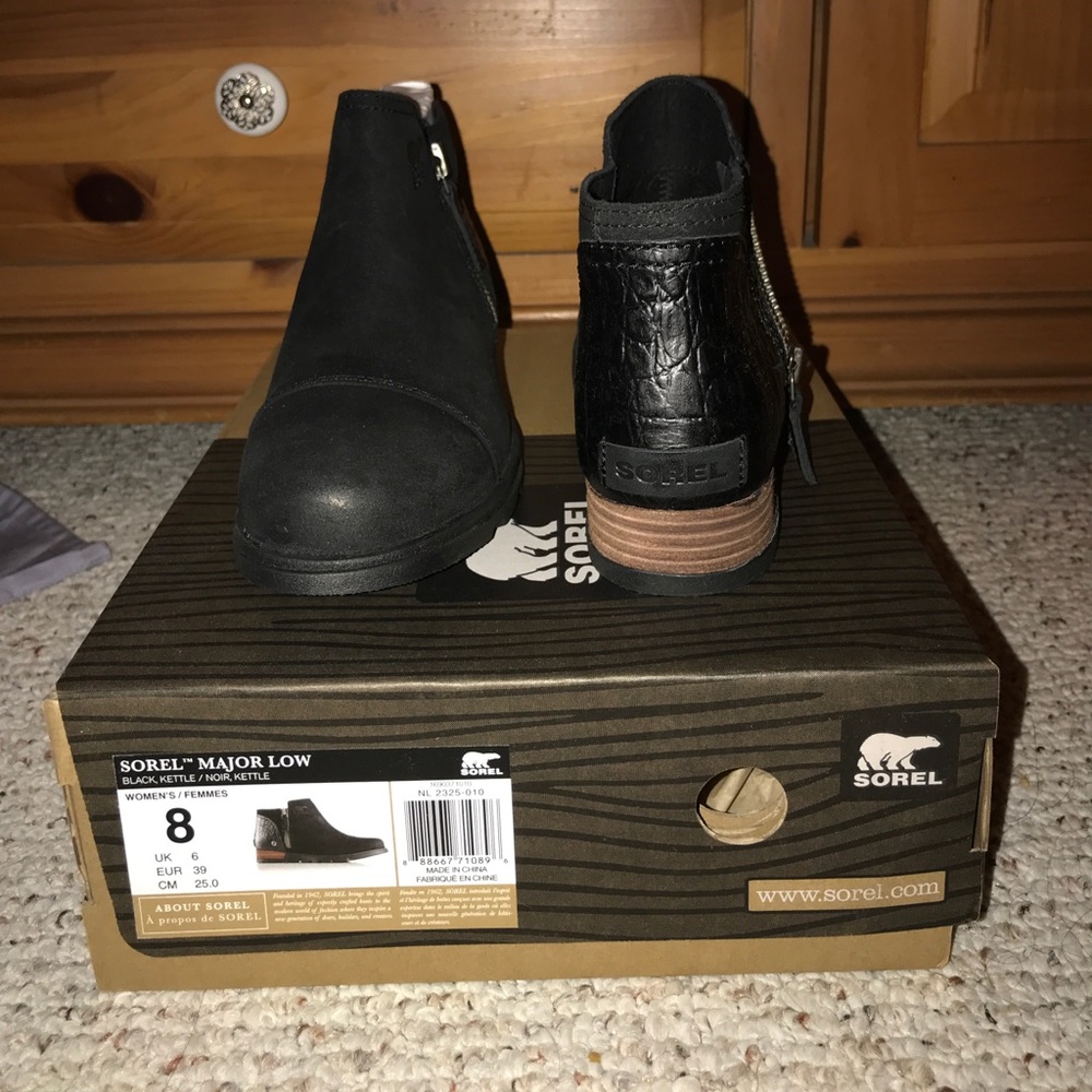 BOOTIES