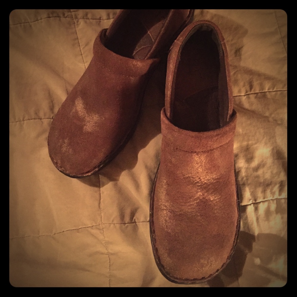 Great for fall! BOC slide on, (worn with Scrubs.)