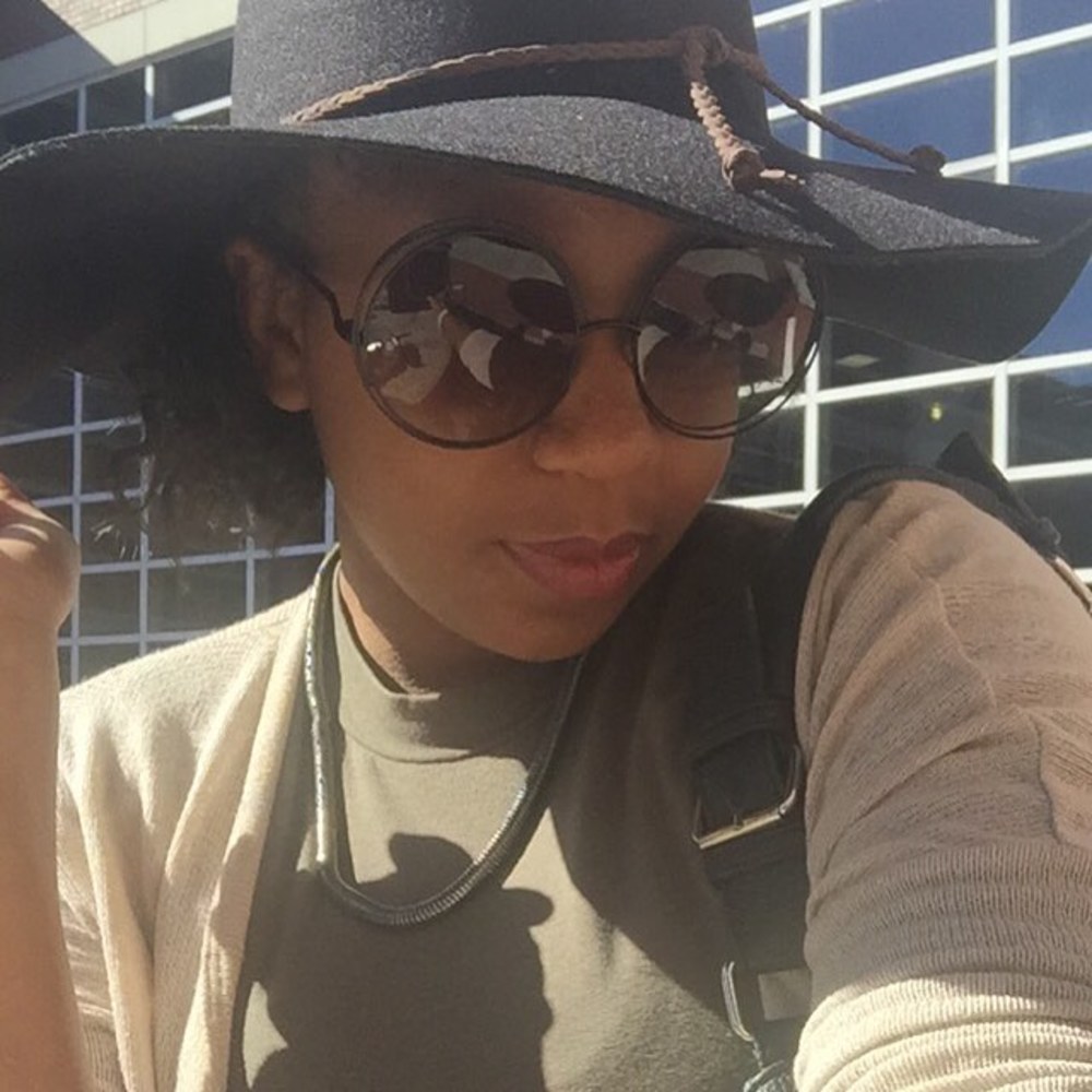 Meet your Posher, Joi