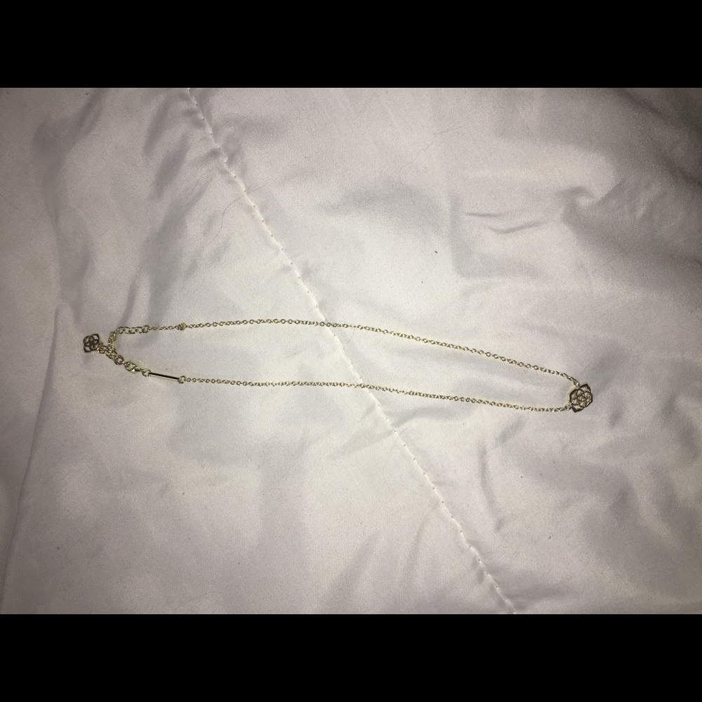Kendra Scott necklace
