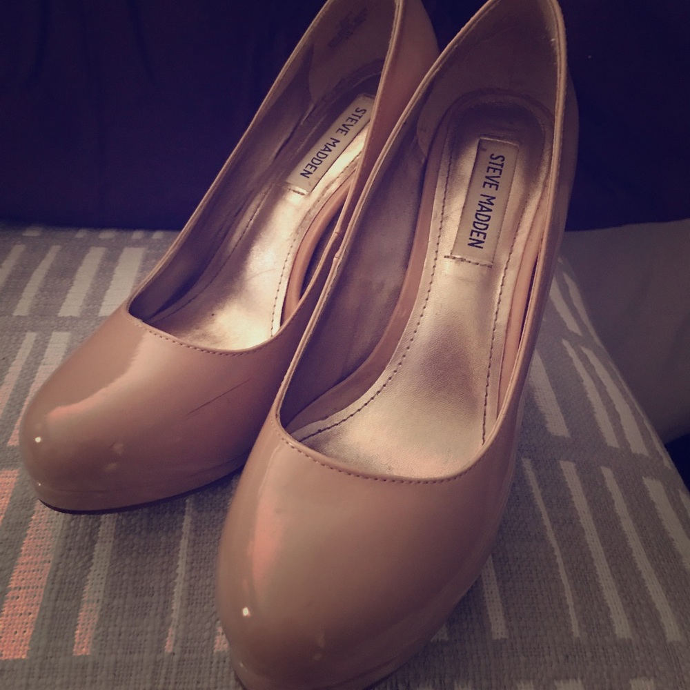 Steve Madden nude pumps