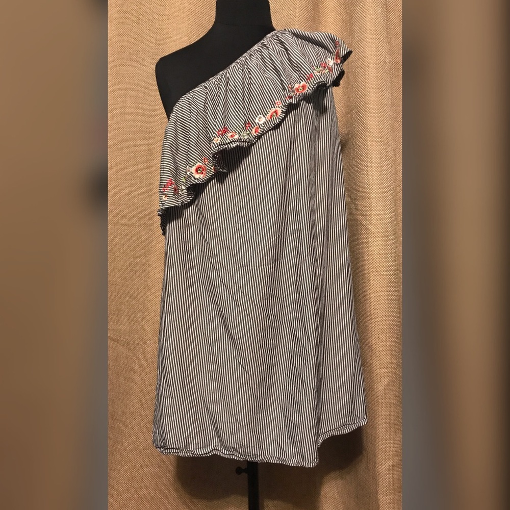 One shoulder, stripped embroidered dress