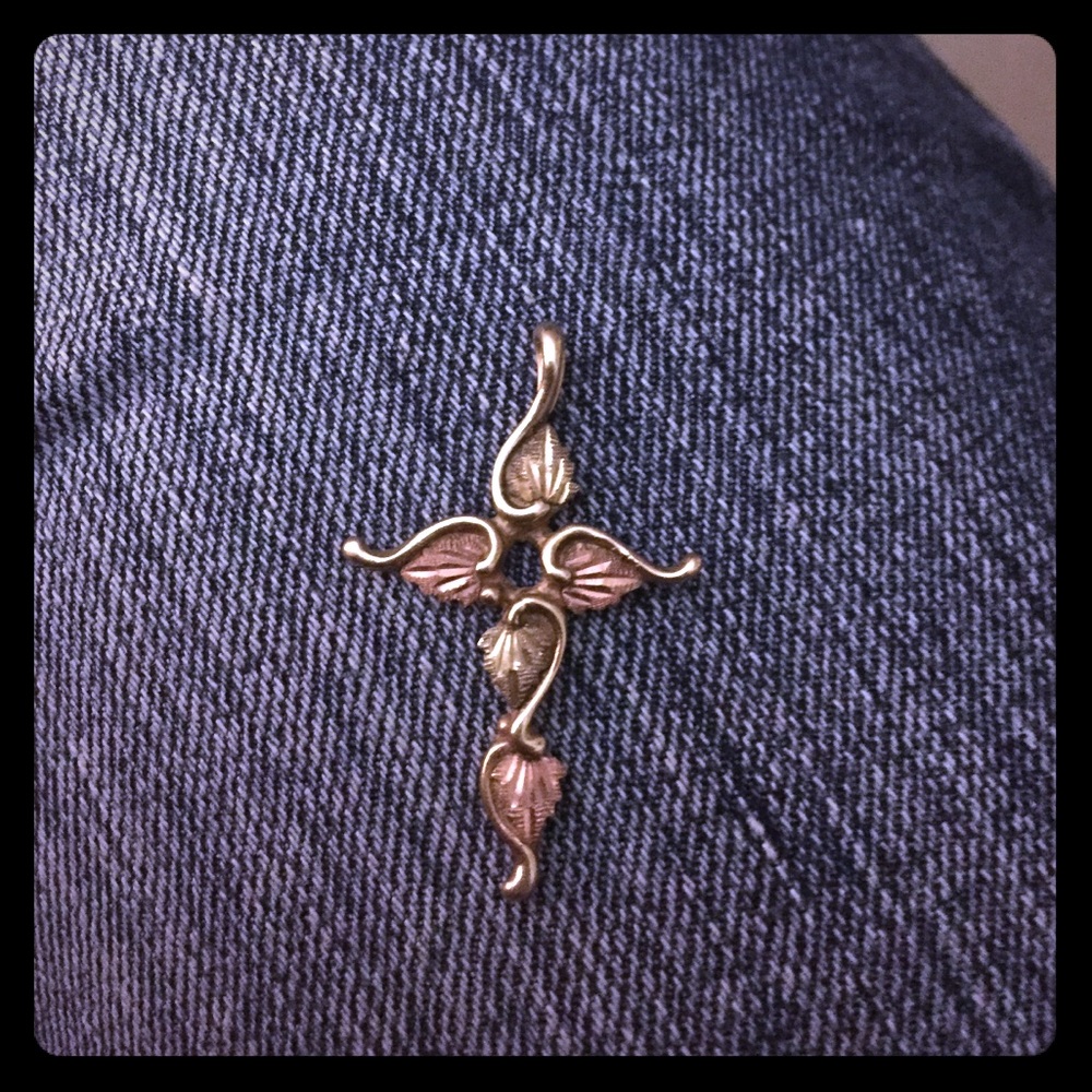 Cross pendant