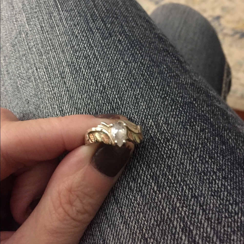 Black hills gold white sapphire ring