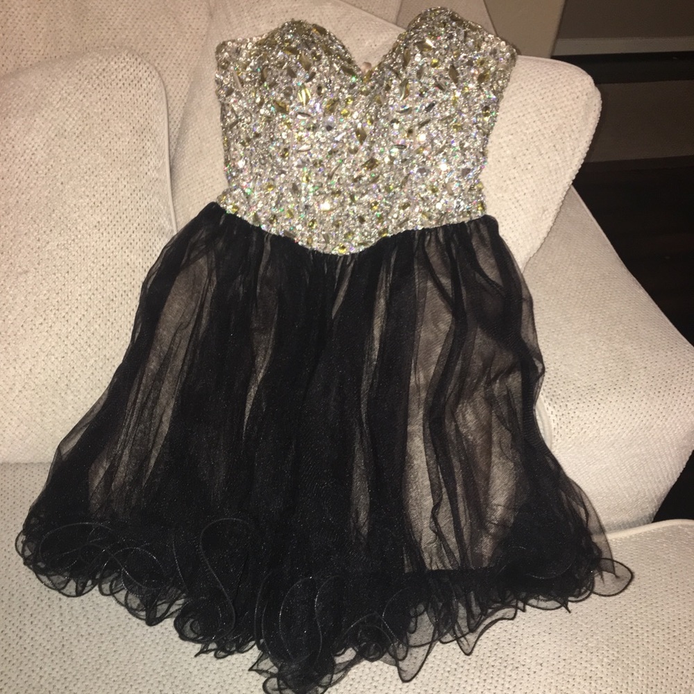 Homecoming/banquet/formal black dress. Size 0