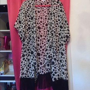 Lularoe L Monroe Dalmatian Polka Dot Print Kimono